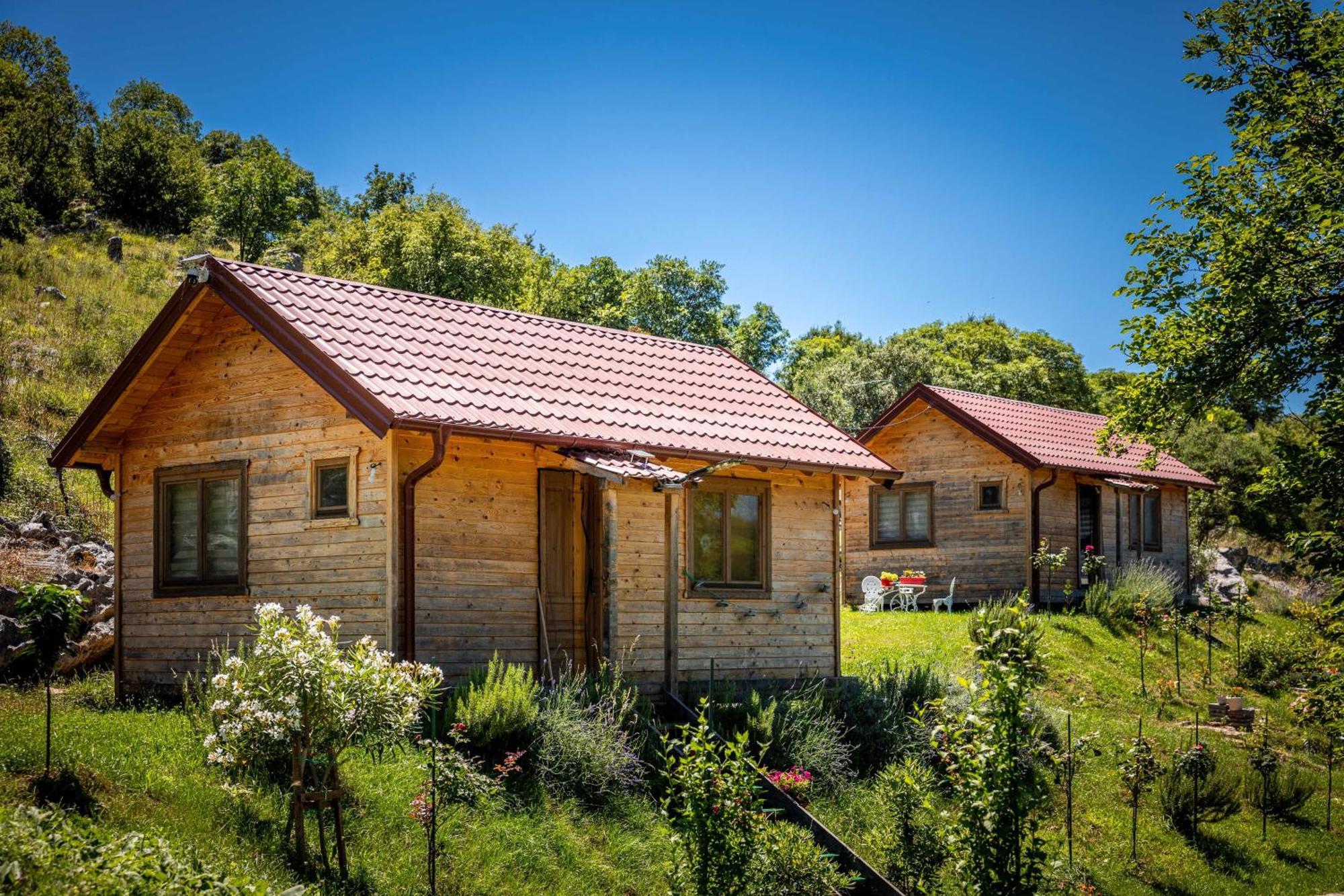 Boljesestre Lake Retreat Golubovci Exteriör bild